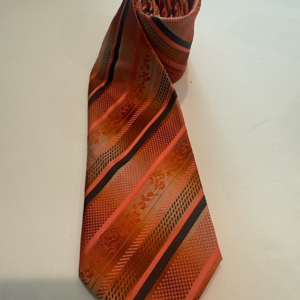 Stacy Adam’s Elegant Striped Tie in Coral and Black